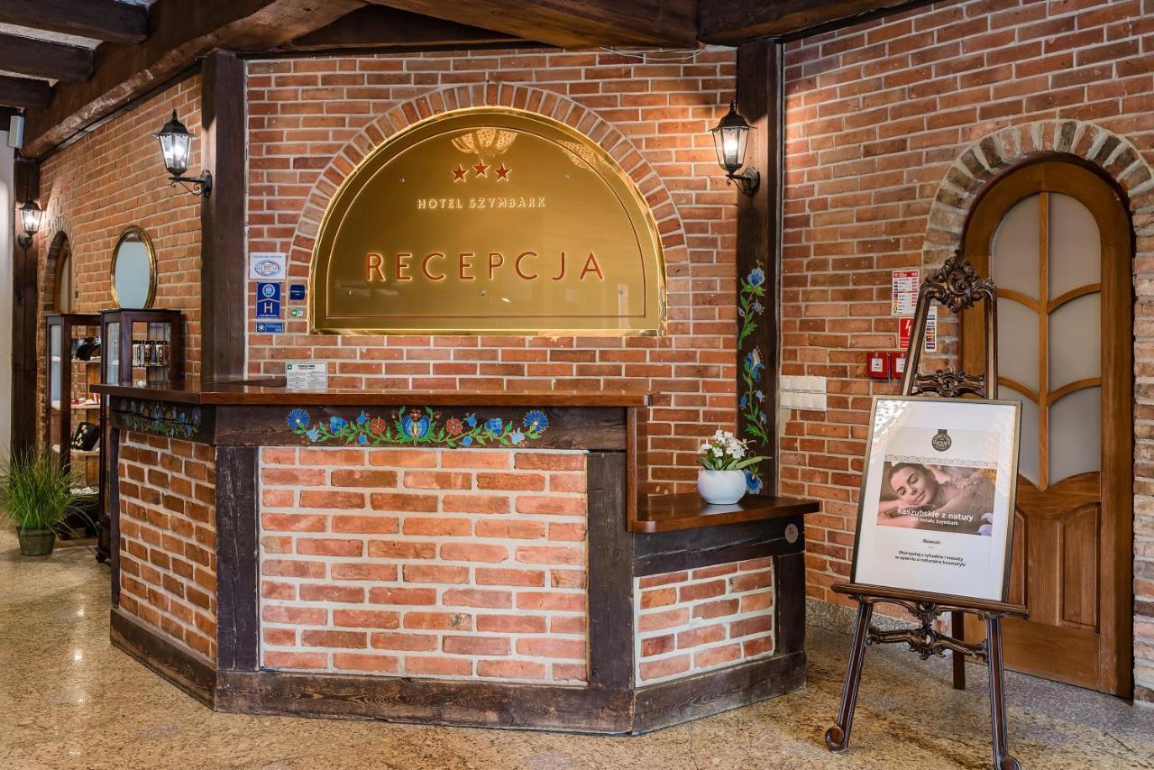 Hotel Szymbark Екстериор снимка
