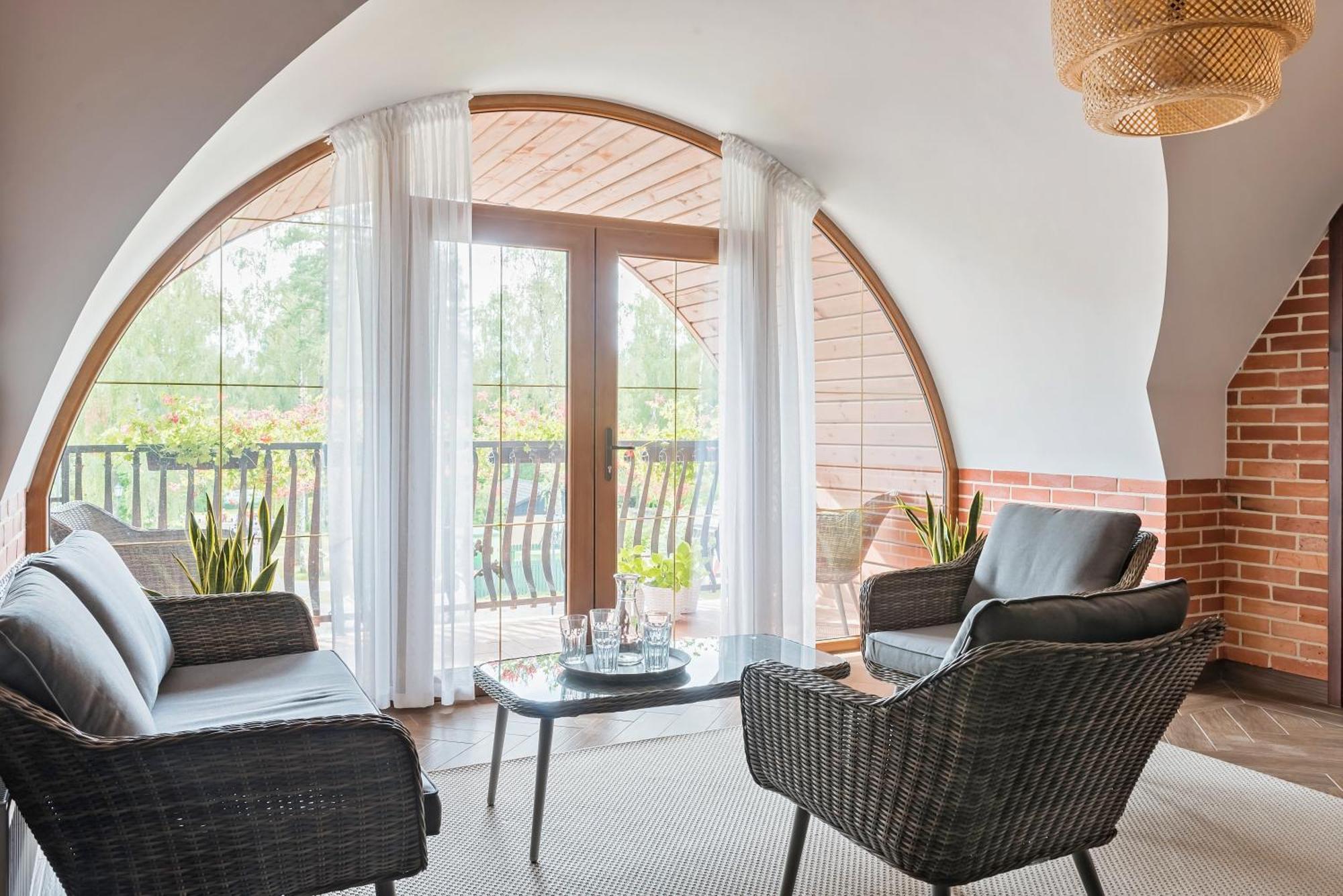 Hotel Szymbark Екстериор снимка