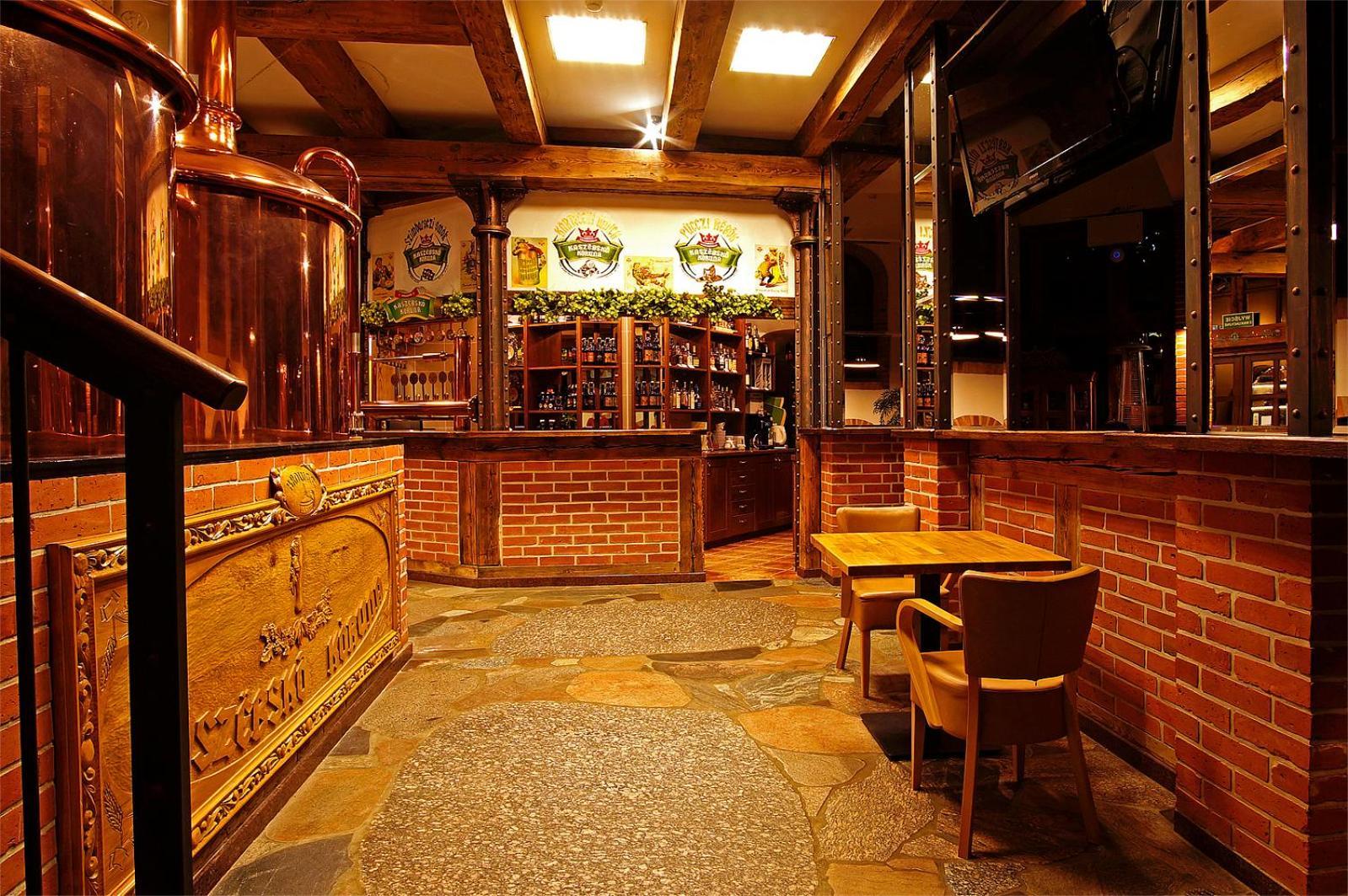 Hotel Szymbark Екстериор снимка