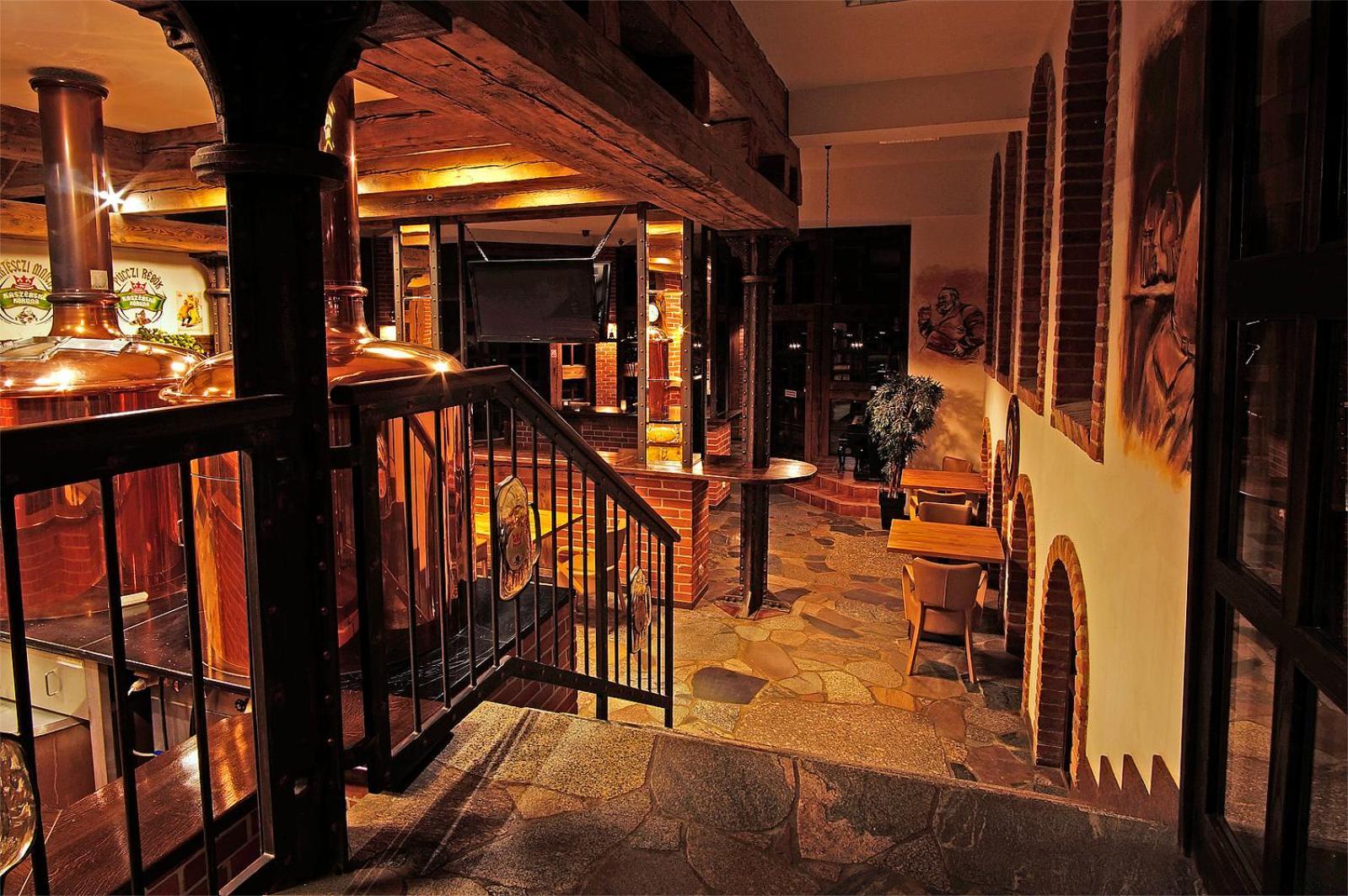 Hotel Szymbark Екстериор снимка